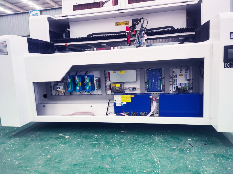 4x8 平板激光數(shù)控雕刻切割機(jī)出售