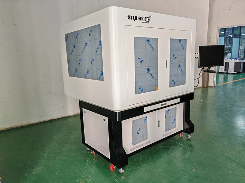 大型三軸龍門(mén)光纖激光打標(biāo)機(jī) 大型三軸龍門(mén)光纖激光打標(biāo)機(jī)