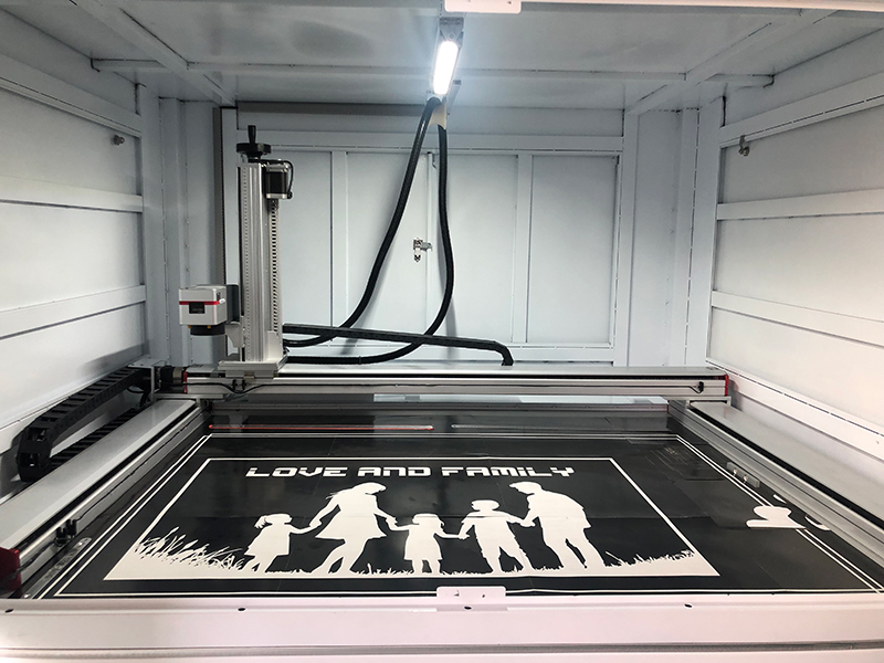 大型三軸龍門(mén)光纖激光打標(biāo)機(jī)出售 大型三軸龍門(mén)光纖激光打標(biāo)機(jī)出售