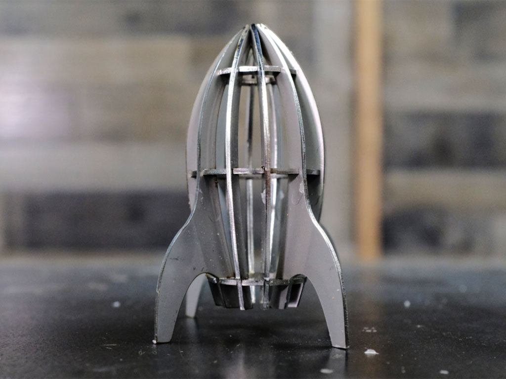 激光切割 3D 金屬項目