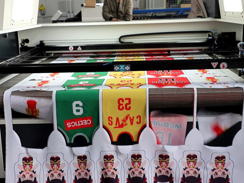 用于汽車內飾項目的激光織物切割機 用于汽車內飾項目的激光織物切割機