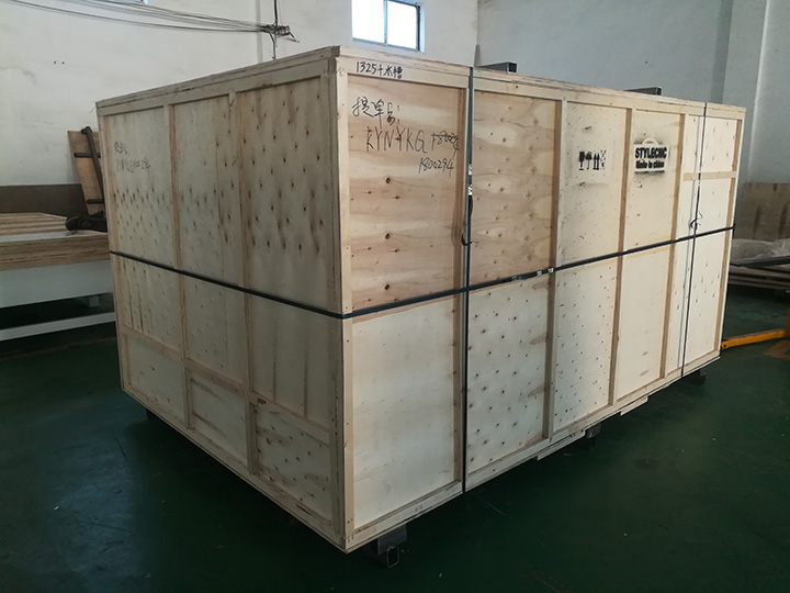 1325數控雕刻機與四軸旋轉工作臺的包裝 1325數控雕刻機與四軸旋轉工作臺的包裝