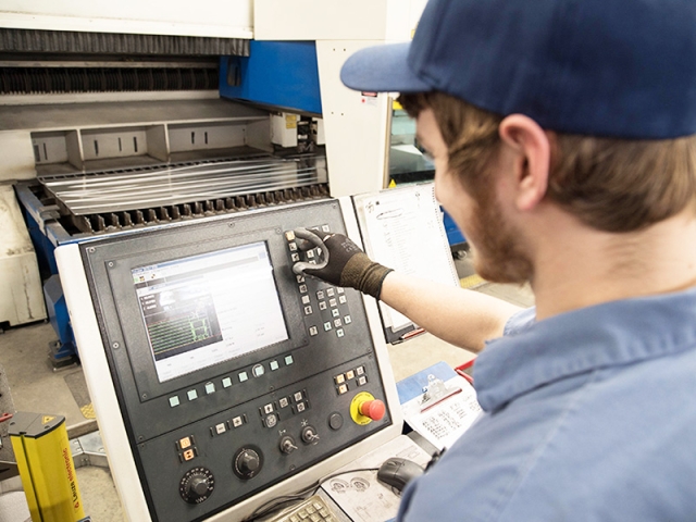 初學(xué)者如何使用激光切割機(jī)？