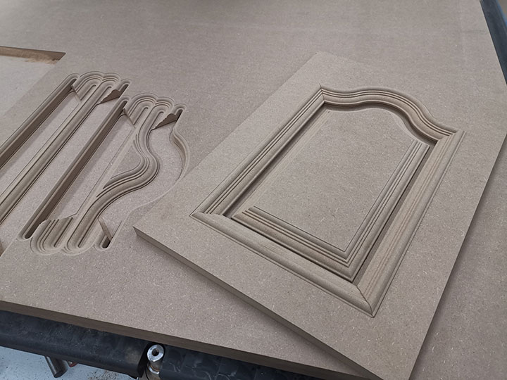 四軸旋轉(zhuǎn)數(shù)控木材加工中心項(xiàng)目 四軸旋轉(zhuǎn)數(shù)控木材加工中心項(xiàng)目