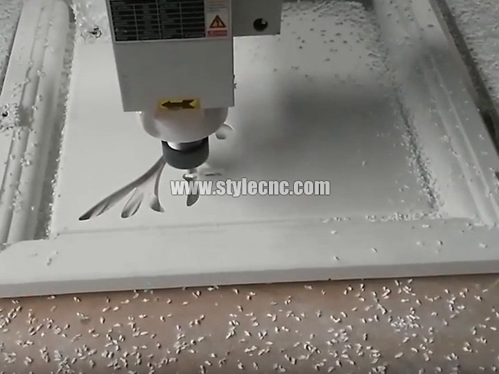 STM1325 用于裝飾燈箱切割的數控雕刻機 STM1325 用于裝飾燈箱切割的數控雕刻機