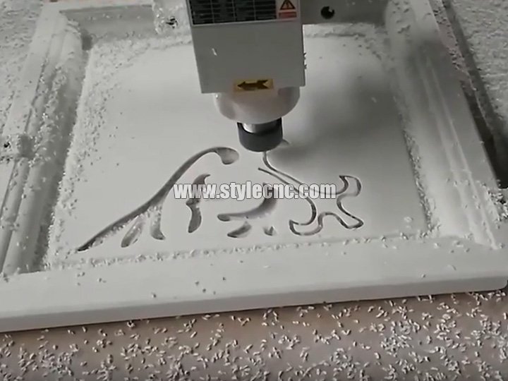 1325數控雕刻機用于裝飾燈箱切割 1325數控雕刻機用于裝飾燈箱切割