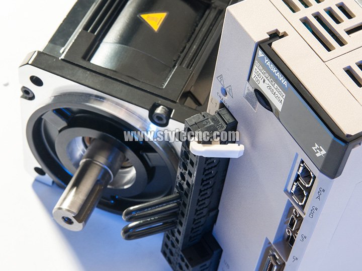 安川數字伺服驅動器和電機