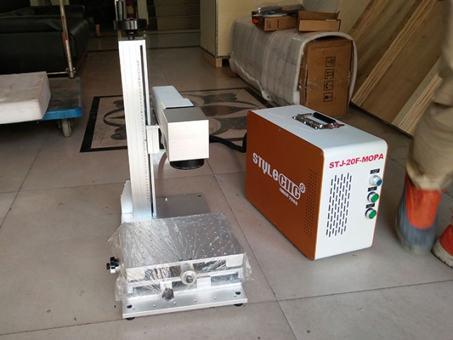 20W 美國 MOPA 光纖激光雕刻機(jī)