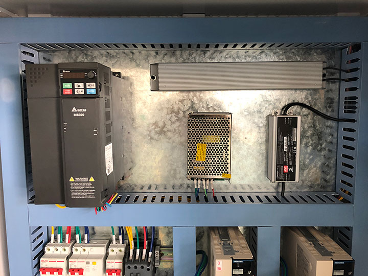 數(shù)控木工加工中心臺(tái)達(dá)變頻器 數(shù)控木工加工中心臺(tái)達(dá)變頻器