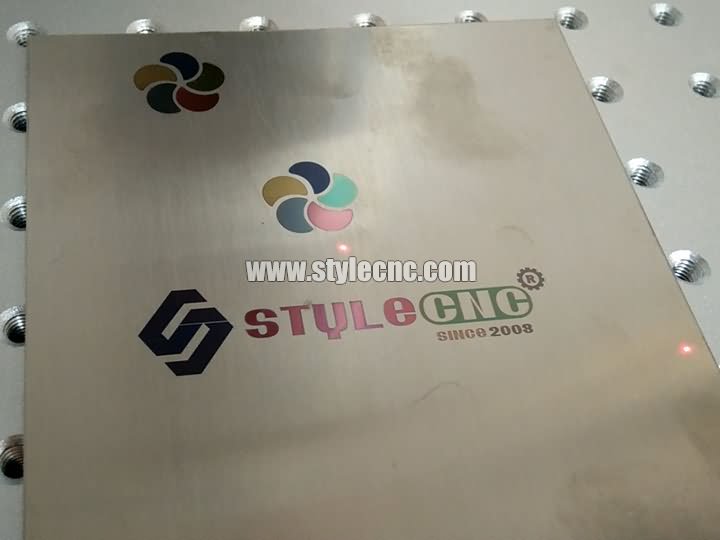 不銹鋼標(biāo)牌制作項(xiàng)目采用彩色激光雕刻機(jī) 不銹鋼標(biāo)牌制作項(xiàng)目采用彩色激光雕刻機(jī)