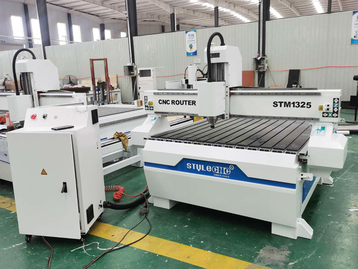 用于標(biāo)牌制作的數(shù)控雕刻機(jī) 用于標(biāo)牌制作的數(shù)控雕刻機(jī)