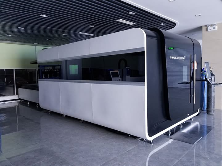 4000W 帶有 IPG 激光源的光纖激光切割系統