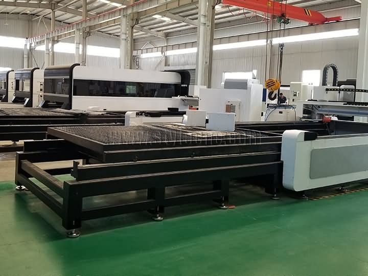 帶交換臺的光纖激光切割機 帶交換臺的光纖激光切割機