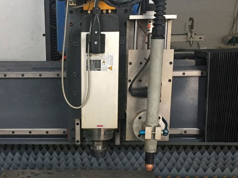 數控等離子切割工作臺與數控雕刻機主軸相結合 數控等離子切割工作臺與數控雕刻機主軸相結合