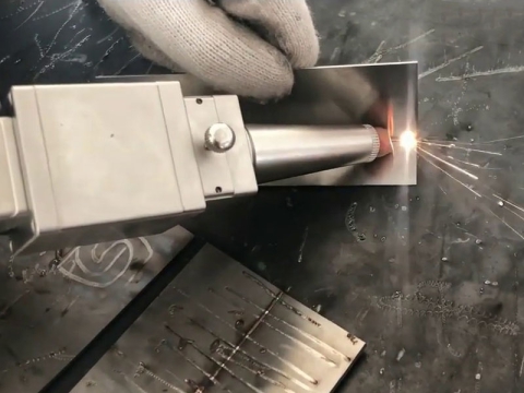 如何使用手持式激光焊接機？