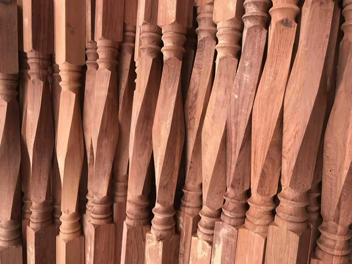 數控木工車床加工的椅腿