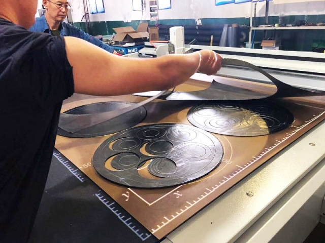 用于墊片制造的石墨片切割機