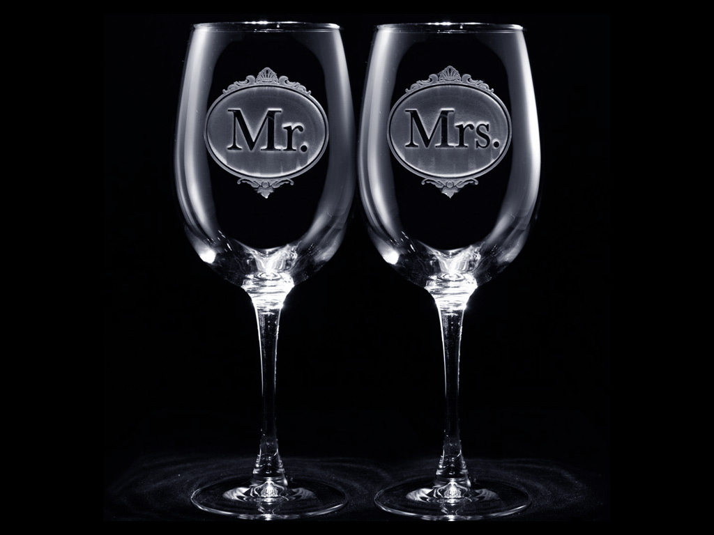 超精細 UV 激光雕刻定制酒杯項目