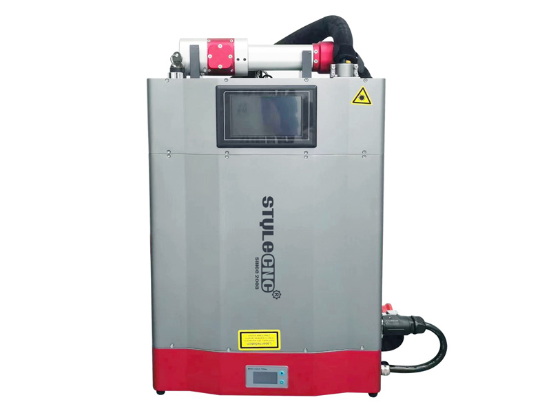 實惠價格 100W 背包式激光清洗機(jī)出售