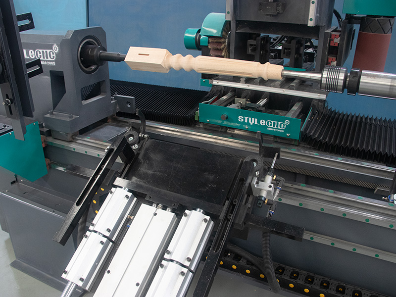 自動進(jìn)料和卸料裝置 自動進(jìn)料和卸料裝置