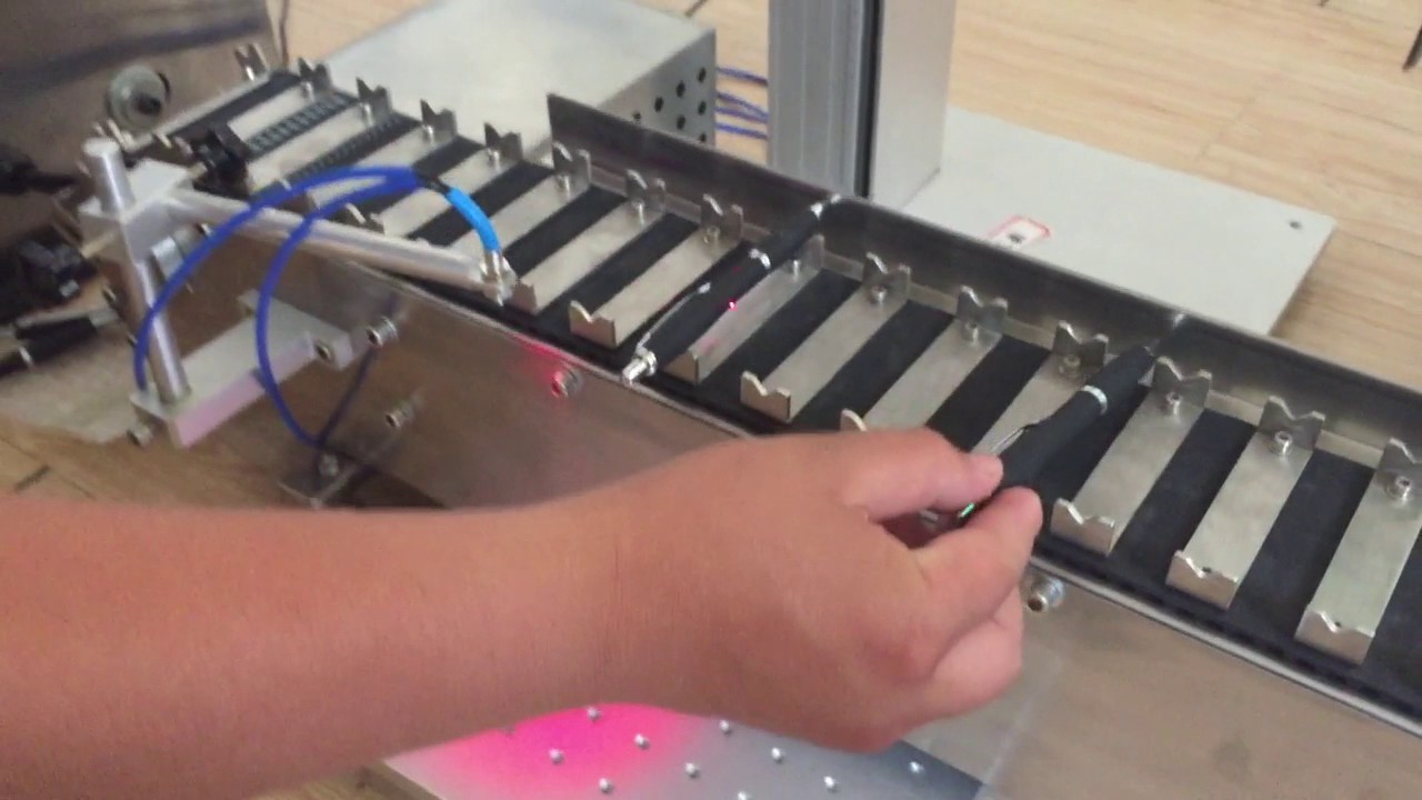 MOPA 激光打標(biāo)機(jī)帶傳送帶,用于筆雕刻 MOPA 激光打標(biāo)機(jī)帶傳送帶,用于筆雕刻