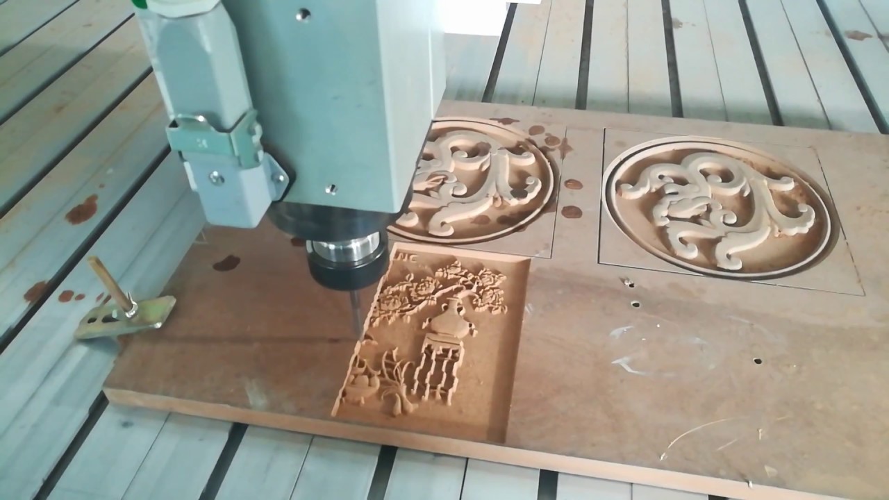 卡塔爾四軸數控雕刻機,配有 2m*4m 大工作臺 卡塔爾四軸數控雕刻機,配有 2m*4m 大工作臺