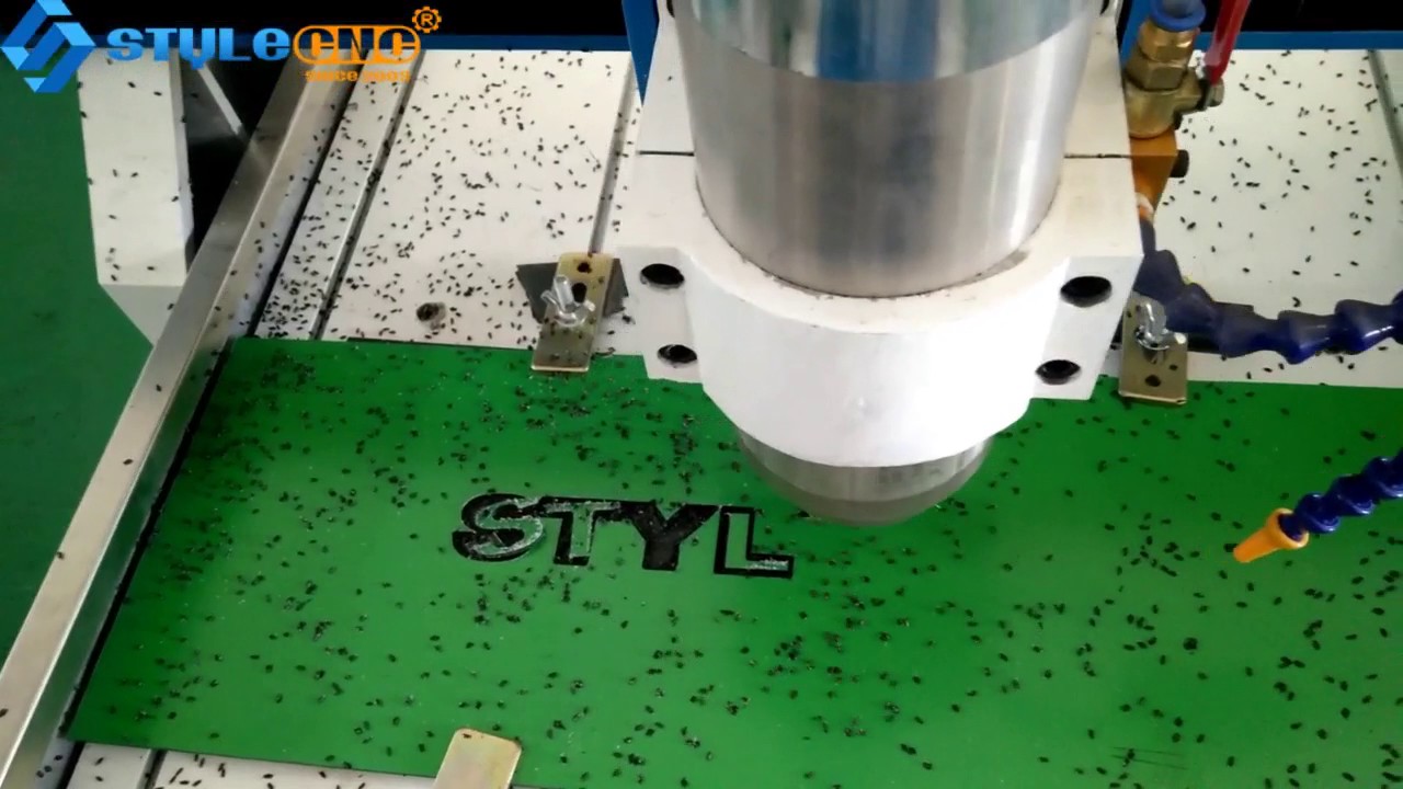 小型業(yè)余愛好數(shù)控銑床切割鋁板 小型業(yè)余愛好數(shù)控銑床切割鋁板