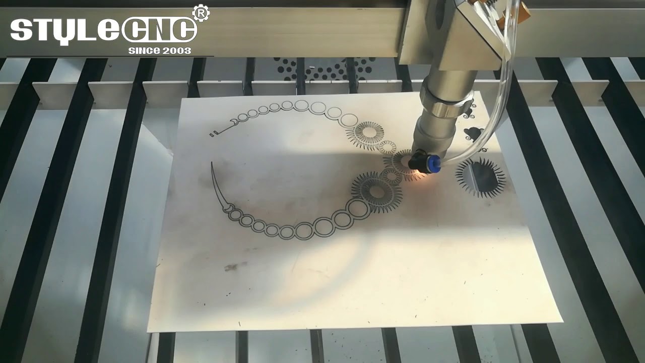 CO2 硅橡膠項鏈和耳環(huán)激光切割機 CO2 硅橡膠項鏈和耳環(huán)激光切割機